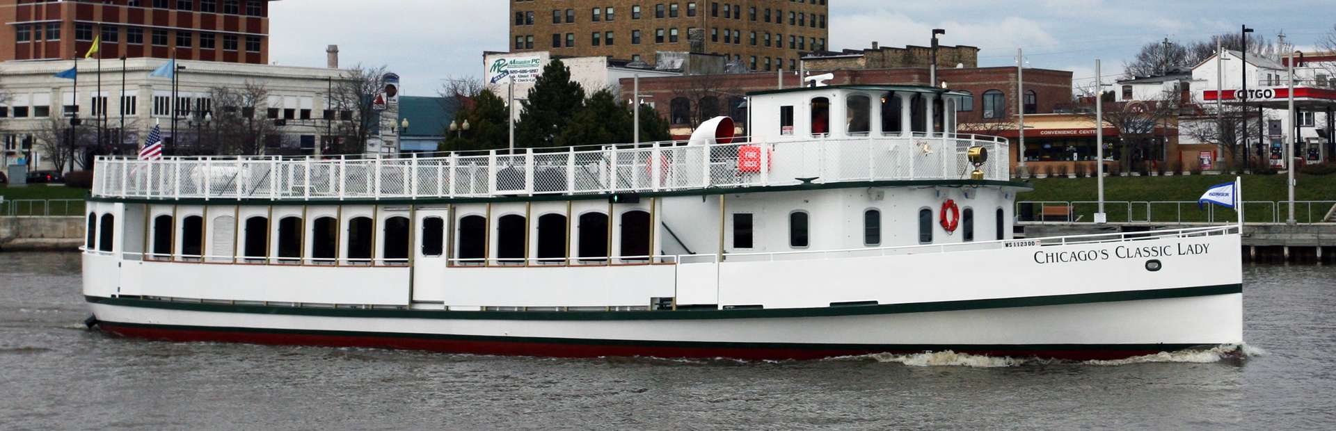 Front View of Chicago's Classic Lady