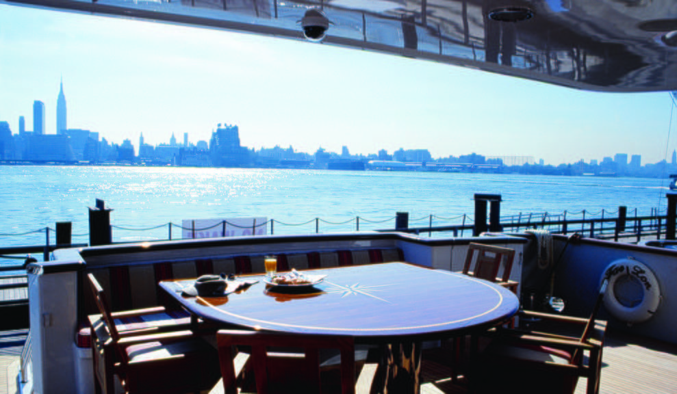 View of outdoor dining area on Fae Lon